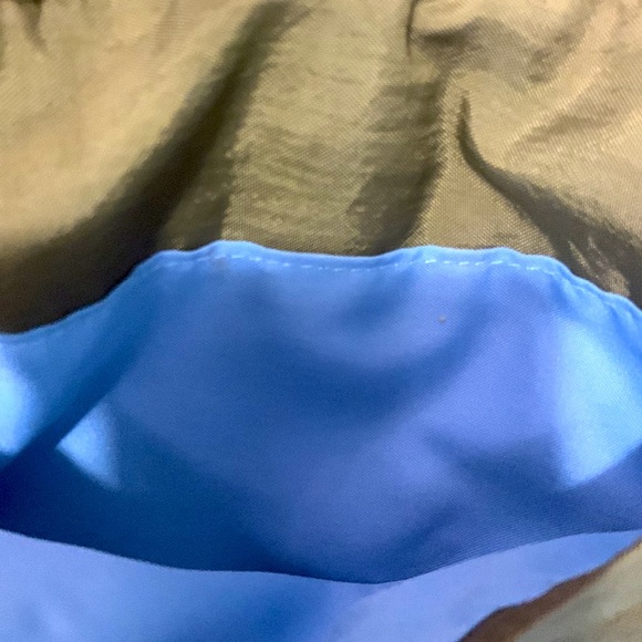 Baggallini Crossbody light brown brushed nickel hardware 4 pockets - Picture 5 of 14